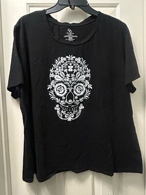 Graphic Tee with White Sugar Skull Print